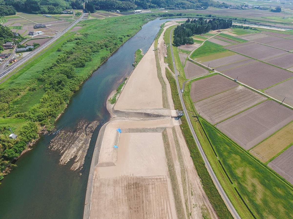 金波田地区下流掘削工事
