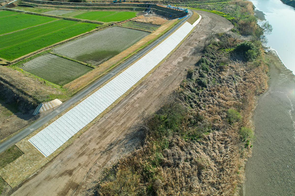 植村地区堤防強化工事