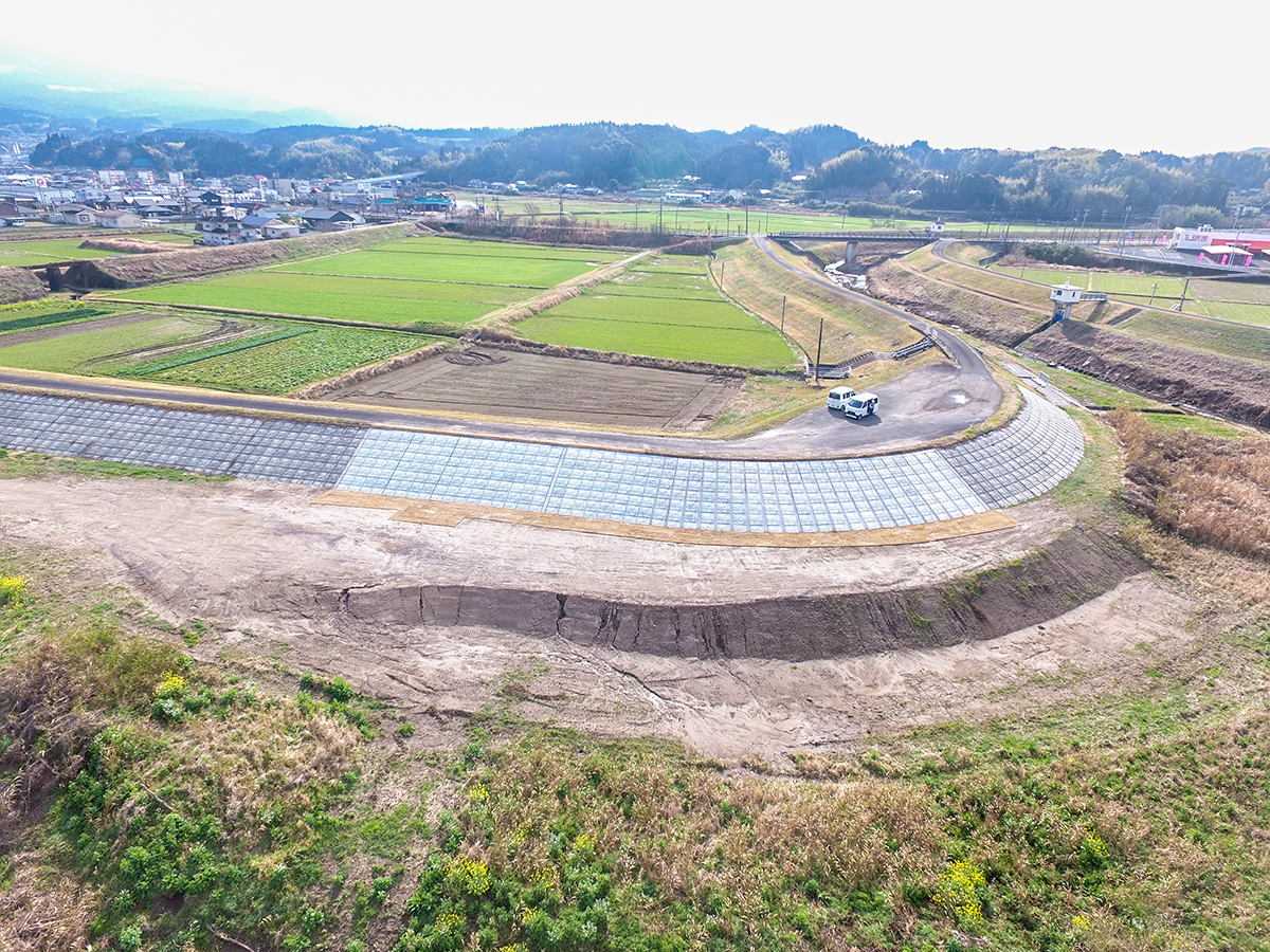 前目地区掘削護岸その１外工事